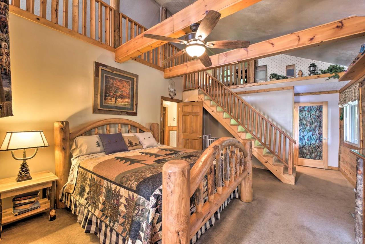 Tenn River Cabin With Hot Tub - 10 Mi To チャタヌーガ エクステリア 写真