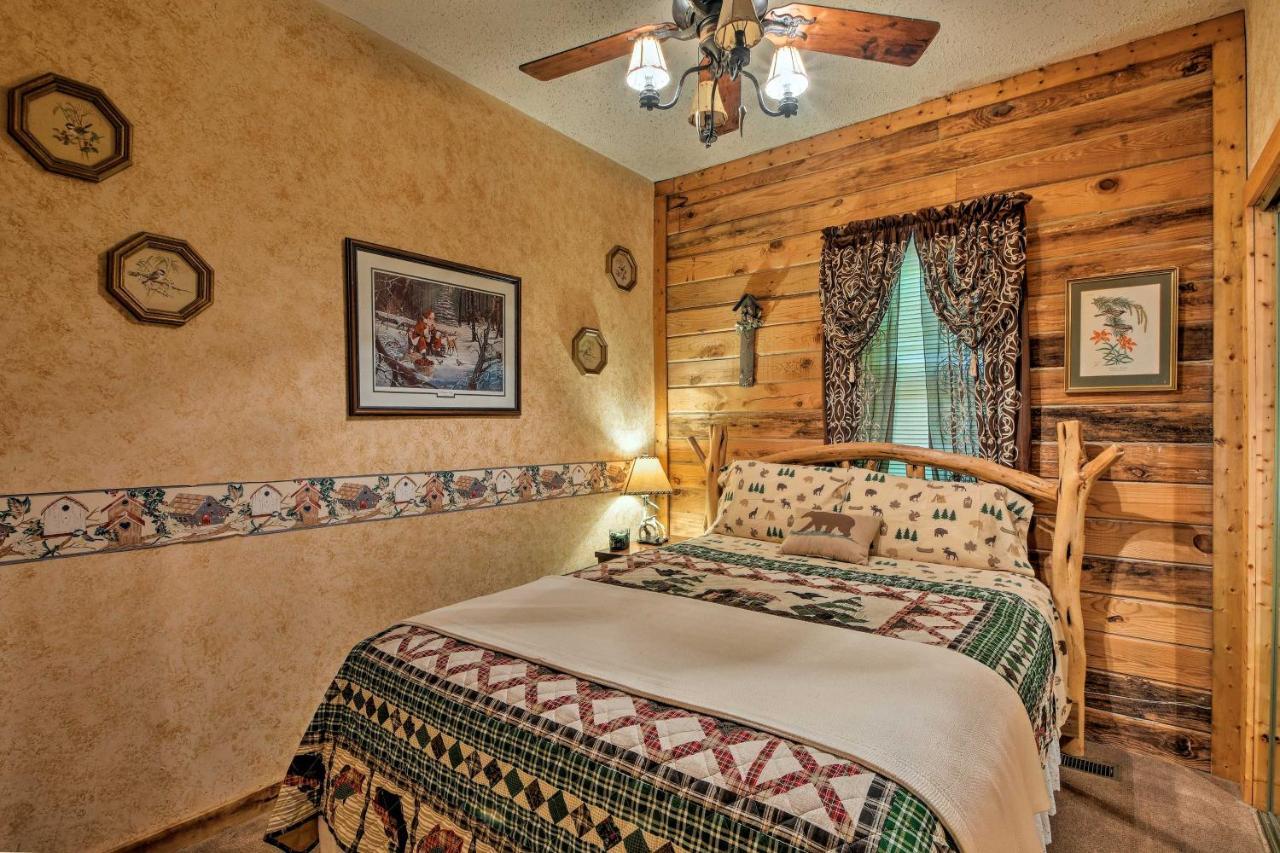 Tenn River Cabin With Hot Tub - 10 Mi To チャタヌーガ エクステリア 写真