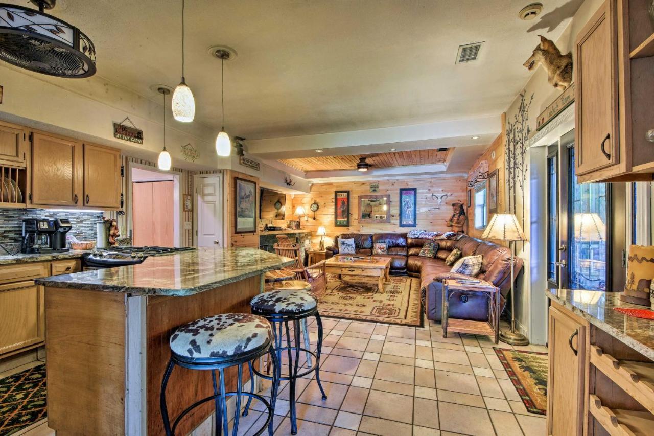 Tenn River Cabin With Hot Tub - 10 Mi To チャタヌーガ エクステリア 写真